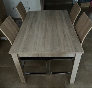 Silla de comedor con respaldo de madera
