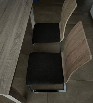 Silla de comedor con respaldo de madera