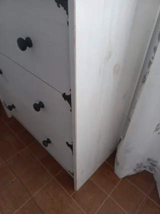 Cajonera de madera con mosaico