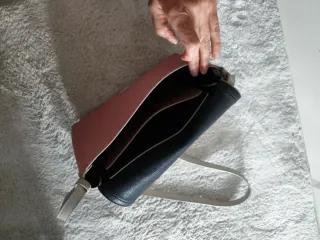 Bolso Armario Negro y Rosa