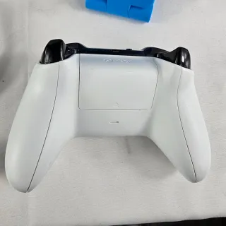 Xbox One S Bianca + FIFA 23