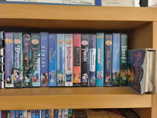 VHS Infantiles Disney y Pixar, precio por unidad