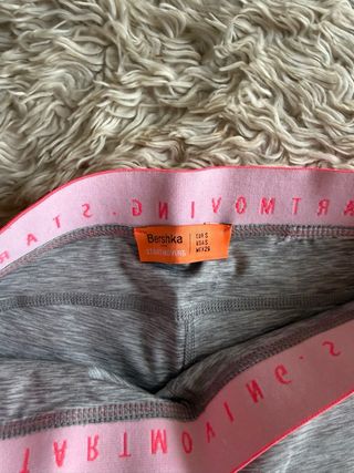 Shorts deportivos Bershka mujer gris/rosa Talla S