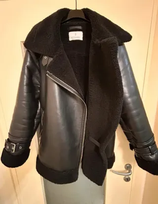 Giubbotto ecopelle nero con pelliccia