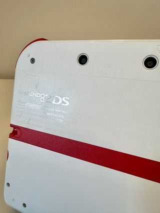 Nintendo 2DS Bianca e Rossa (Lettura)