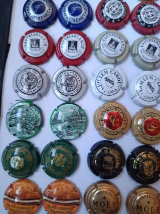 96 Chapas de Cava Colección Variada