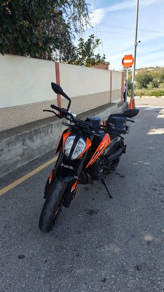 KTM 790 Duke L 2024 Naranja 95 cv A/A2