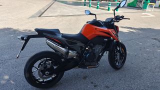 KTM 790 Duke L 2024 Naranja 95 cv A/A2