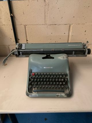 Máquina de escribir Lexicon 80