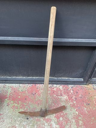 HERRAMIENTAS de OBRA y JARDINERÍA:PALAS y PICO”