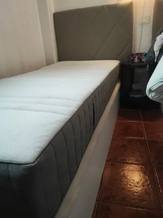 Conjunto colchón, sobrecolchón, canapé y cabecero.