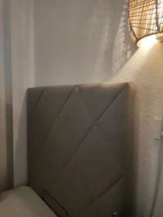 Conjunto colchón, sobrecolchón, canapé y cabecero.