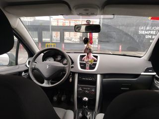 Peugeot 207 2012