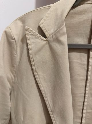 Blazer cruzada crema punta lanza. Talla S / 46.