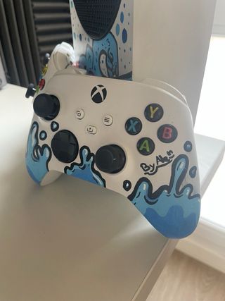 Xbox Series S personalizada + 2 mandos