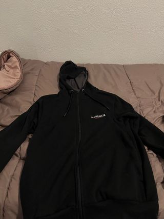 Chaqueta McKenzie Negra con Cremallera