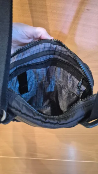 Bolso bandolera Mandarina Duck negro