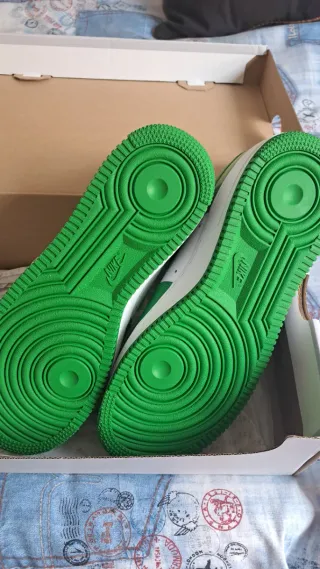 Zapatillas Nike Air Force Verdes y Blancas