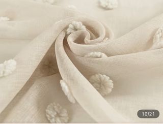 Cortinas transparentes con puntos rosas