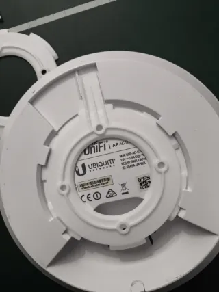 Soportes UNIFI pequeños Ubiquiti
