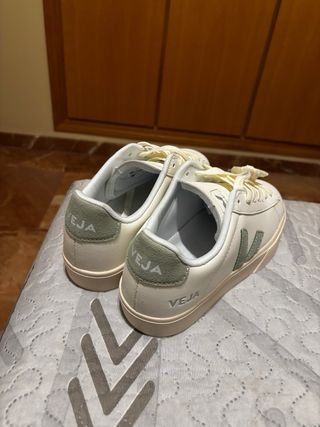 Zapatillas Veja Talla 38 Blancas y Verdes