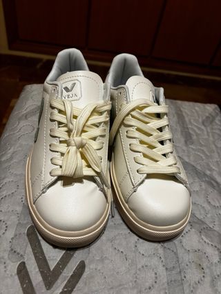 Zapatillas Veja Talla 38 Blancas y Verdes