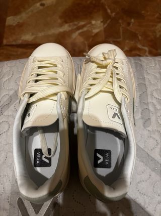 Zapatillas Veja Talla 38 Blancas y Verdes