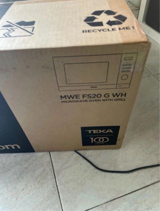 Microondas Teka MWE FS20 G WH sin abrir