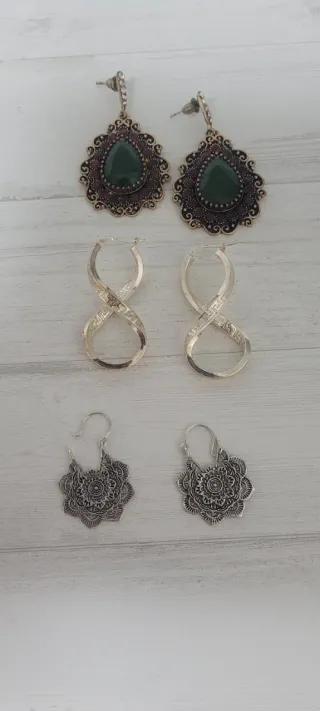 Pendientes bisutería oro y verde