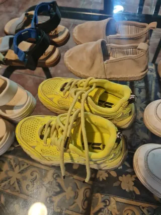 Lote Zapatillas y Sandalias Niños
