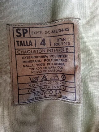 Traje de tormenta camuflaje boscoso