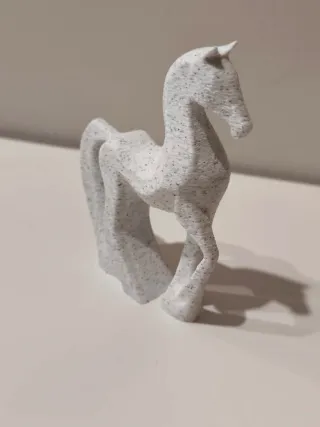 Estátua Cavalo Abstrato Minimalista