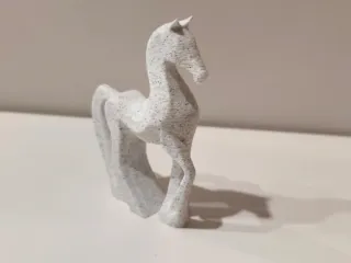 Estátua Cavalo Abstrato Minimalista