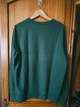 Sudadera H&M verde con bordado de rosa