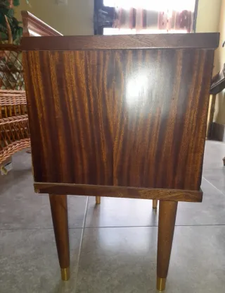 Mesita de noche antigua madera