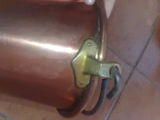 Caldero de cobre con asas