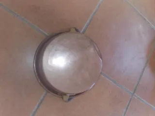 Caldero de cobre con asas