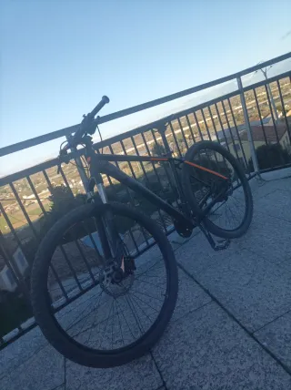 Bici da Montagna Cube Nero Arancione