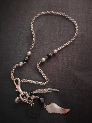 Collar con abalorios, plata y negro