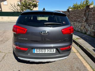 KIA Sportage 1.7CRDi Emotion - REVISIONES KIA