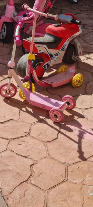 Patinetes infantil rosas los dos por 5. Funcionan