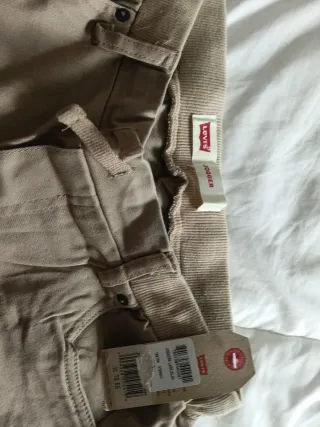 Pantalón Levis Jagger Beige Talla 32