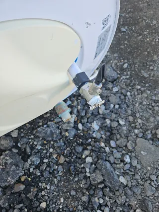 Termo eléctrico Ferroli 80L esta muy bien Funcióna