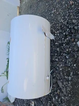 Termo eléctrico Ferroli 80L esta muy bien Funcióna