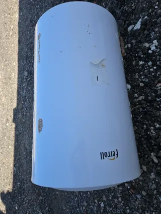 Termo eléctrico Ferroli 80L esta muy bien Funcióna