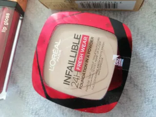 Lote Maquillaje L'Oréal y YSL