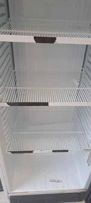 Nevera expositora vertical