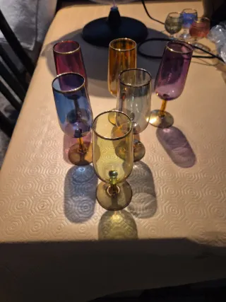 Juego de 6 Vasos de Vidrio y Metal