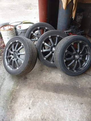 Llantas de aleación de 17"con neumáticos grupo VAG