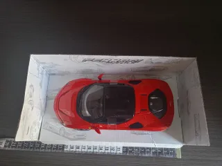Maqueta Ferrari SF90 Stradale 1:24 Burago